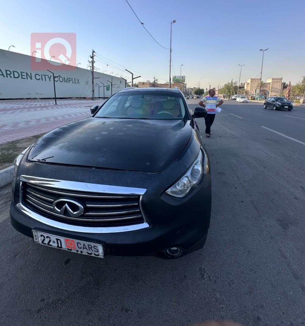 إنفينيتي FX